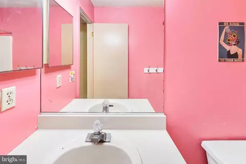 Bath - 5 Glenn Alpine Ct, Clementon, NJ 08021 photo 5 of 6