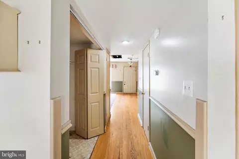 Entry Way - 5 Glenn Alpine Ct, Clementon, NJ 08021 photo 2 of 3