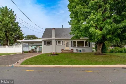 121 Patterson Ave, Bellmawr, NJ 08031