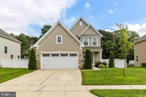 18 Circle Dr, Sicklerville, NJ 08081