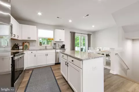 Entry Way - 112 Rowand Way E, Clementon, NJ 08021 photo 6 of 13