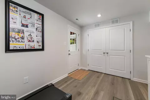Entry Way - 112 Rowand Way E, Clementon, NJ 08021 photo 4 of 13