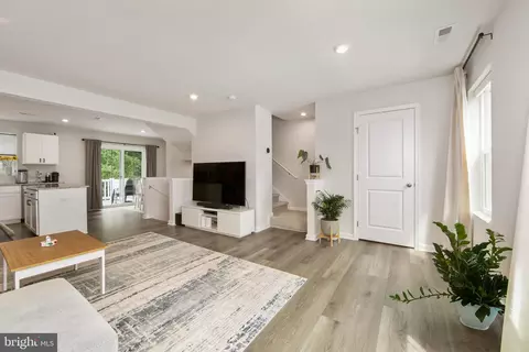 Entry Way - 112 Rowand Way E, Clementon, NJ 08021 photo 8 of 13