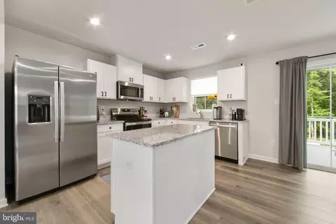 Entry Way - 112 Rowand Way E, Clementon, NJ 08021 photo 5 of 13