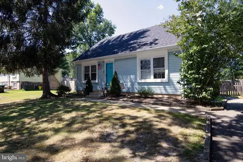 Exterior - 3 Eagle Ct, Sicklerville, NJ 08081 photo 2 of 10