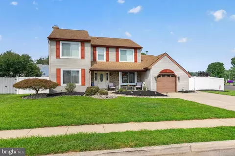 17 Sycamore Dr, Blackwood, NJ 08012
