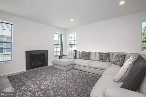 Living - 41 Champlain St, Sicklerville, NJ 08081 photo 4 of 4