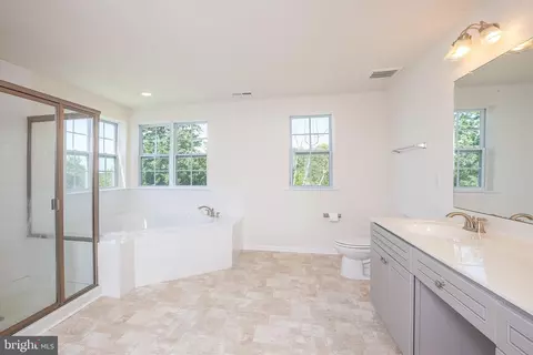 Bath - 41 Champlain St, Sicklerville, NJ 08081 photo 1 of 1