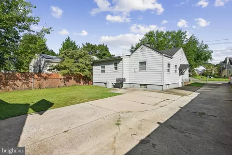 Exterior - 704 W Evesham Rd, Glendora, NJ 08029 photo 2 of 4