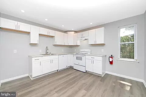 Entry Way - 608 Bromley Est, Pine Hill, NJ 08021 photo 1 of 7