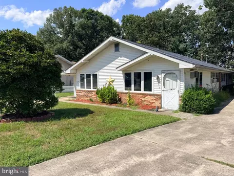 Exterior - 194 Elmtowne Blvd, Hammonton, NJ 08037 photo 1 of 5