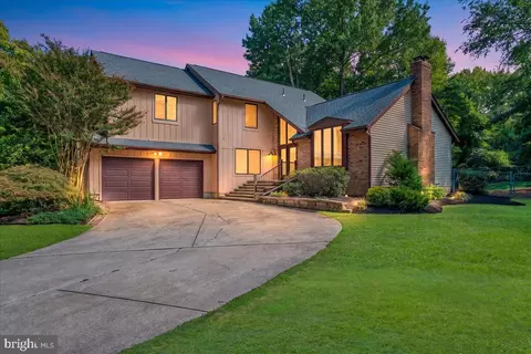 25 Teak Ct, Cherry Hill, NJ 08003
