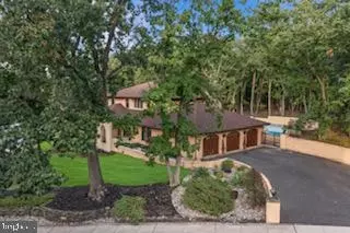 40 Chippenham Dr, Voorhees, NJ 08043