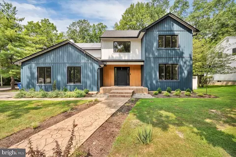 35 E Red Oak Dr, Voorhees, NJ 08043