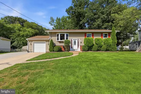 2 Woodhaven Rd, Gibbsboro, NJ 08026