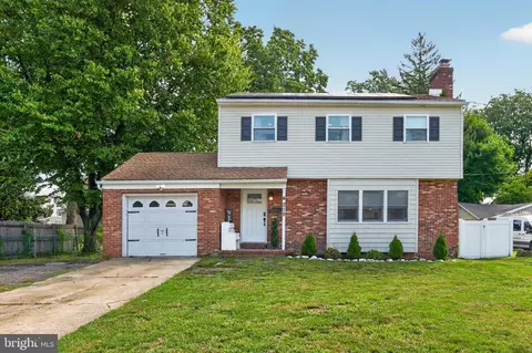 215 Harrison Ave, Blackwood, NJ 08012