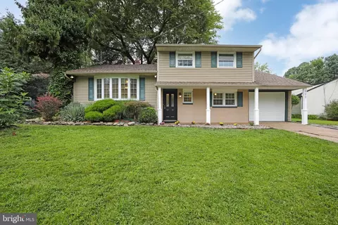 405 Narragansett Dr, Cherry Hill, NJ 08002