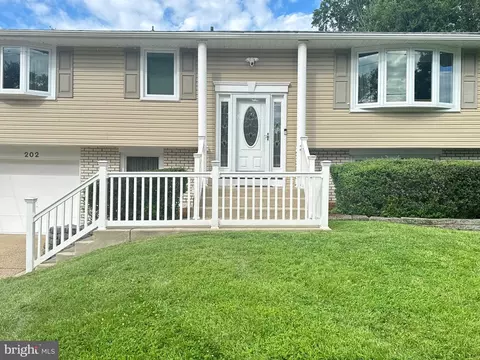 Exterior - 202 E Tampa Ave, Cherry Hill, NJ 08034 photo 2 of 9