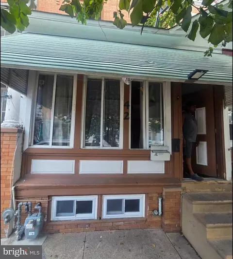42 N 28th St, Camden, NJ 08105