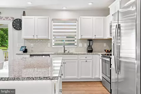 Kitchen - 42 Senators Way, Berlin, NJ 08009 photo 2 of 3