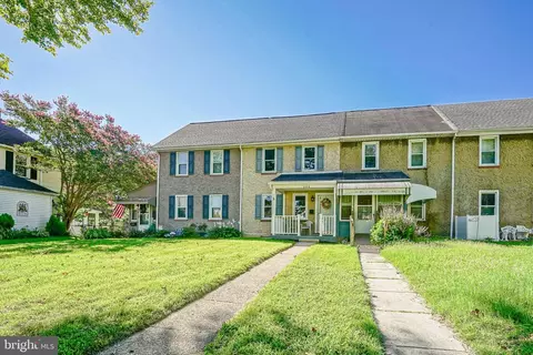 208 New Jersey Rd, Brooklawn, NJ 08030