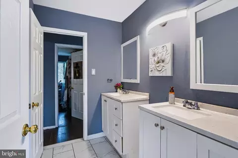 Entry Way - 714 Elm Ave, Lindenwold, NJ 08021 photo 5 of 5