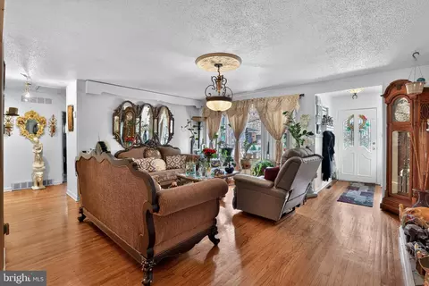 6025 Forrest Ave, Pennsauken, NJ 08110