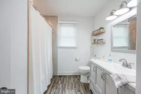 Entry Way - 2 Broadview Ave, Berlin, NJ 08009 photo 4 of 5