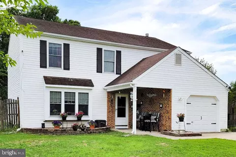 1 Bedford Ct, Sicklerville, NJ 08081