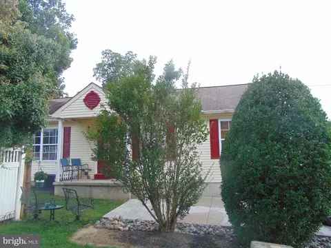 Exterior - 310 E 3rd Ave E, Runnemede, NJ 08078 photo 2 of 5
