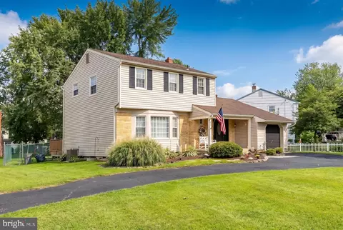 323 Windsor Dr, Cherry Hill, NJ 08002
