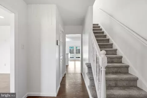 Entry Way - 3 Hampton Rd, Clementon, NJ 08021 photo 2 of 17