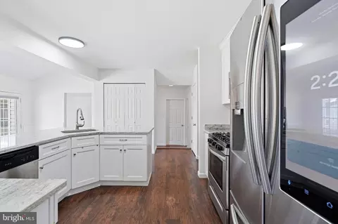 Entry Way - 3 Hampton Rd, Clementon, NJ 08021 photo 8 of 17