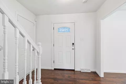 Entry Way - 3 Hampton Rd, Clementon, NJ 08021 photo 1 of 17