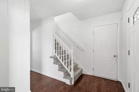 Entry Way - 3 Hampton Rd, Clementon, NJ 08021 photo 3 of 17