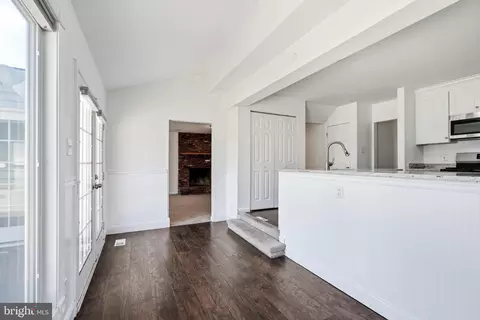 Entry Way - 3 Hampton Rd, Clementon, NJ 08021 photo 11 of 17