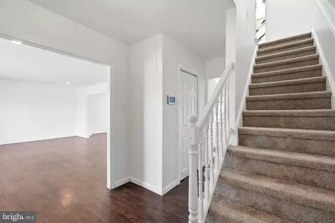 Entry Way - 3 Hampton Rd, Clementon, NJ 08021 photo 4 of 17