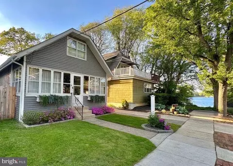 135 E Wayne Ter, Collingswood, NJ 08108