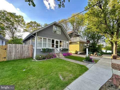 135 E Wayne Ter, Collingswood, NJ 08108