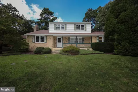 231 Cedarbrook Rd, Sicklerville, NJ 08081