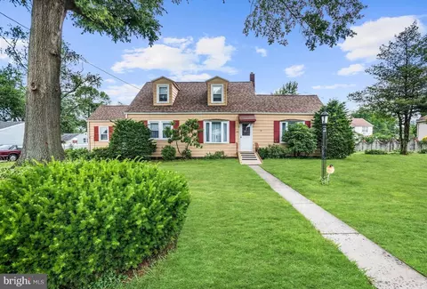 445 4th Ave, Bellmawr, NJ 08031
