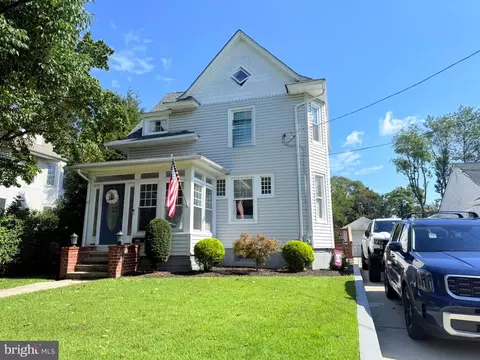 203 S Atlantic Ave E, Stratford, NJ 08084