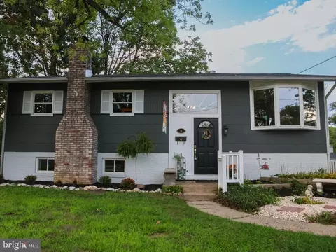 6 Edgehill Rd, Gibbsboro, NJ 08026