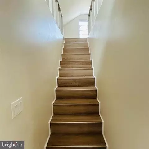 Entry Way - 352 Roosevelt Ave, Lindenwold, NJ 08021 photo 1 of 4