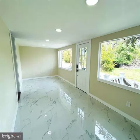 Exterior - 352 Roosevelt Ave, Lindenwold, NJ 08021 photo 2 of 5