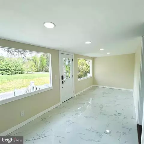 Exterior - 352 Roosevelt Ave, Lindenwold, NJ 08021 photo 3 of 5