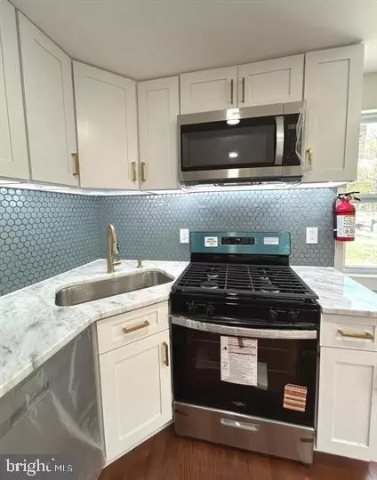 Kitchen - 352 Roosevelt Ave, Lindenwold, NJ 08021 photo 3 of 3