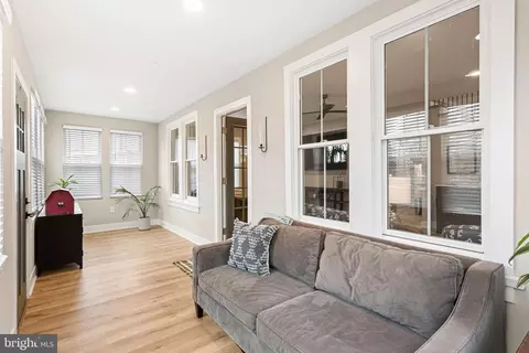 Entry Way - 1 Maple Ave, Haddon Township, NJ 08108 photo 2 of 14