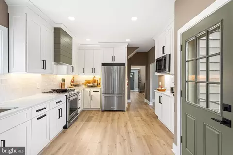 Entry Way - 1 Maple Ave, Haddon Township, NJ 08108 photo 6 of 14