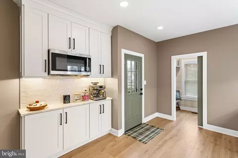 Entry Way - 1 Maple Ave, Haddon Township, NJ 08108 photo 7 of 14